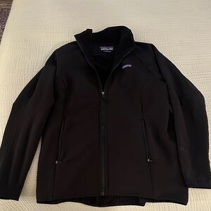 Patagonia Women’s Black R2 TechFace Jacket